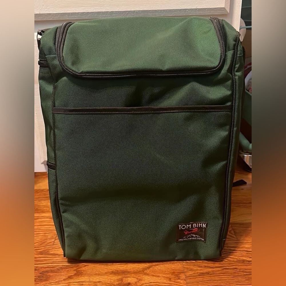 NWOT Tom Bihn Cambiata Wilderness Green/Mountain Grey
